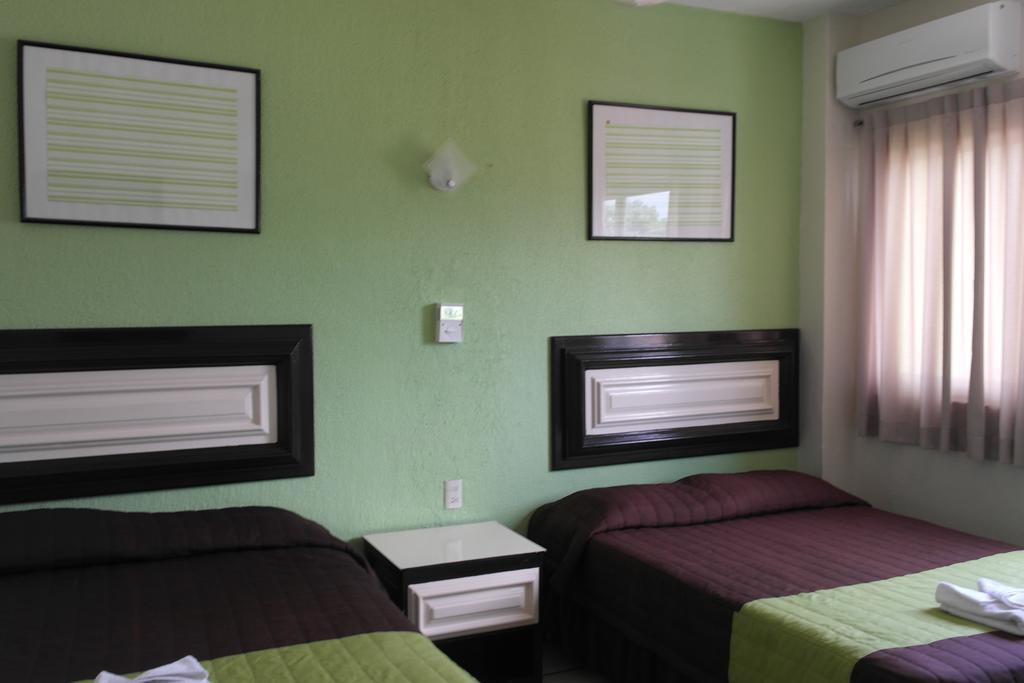 Hotel El Roble Tuxtla Gutiérrez エクステリア 写真