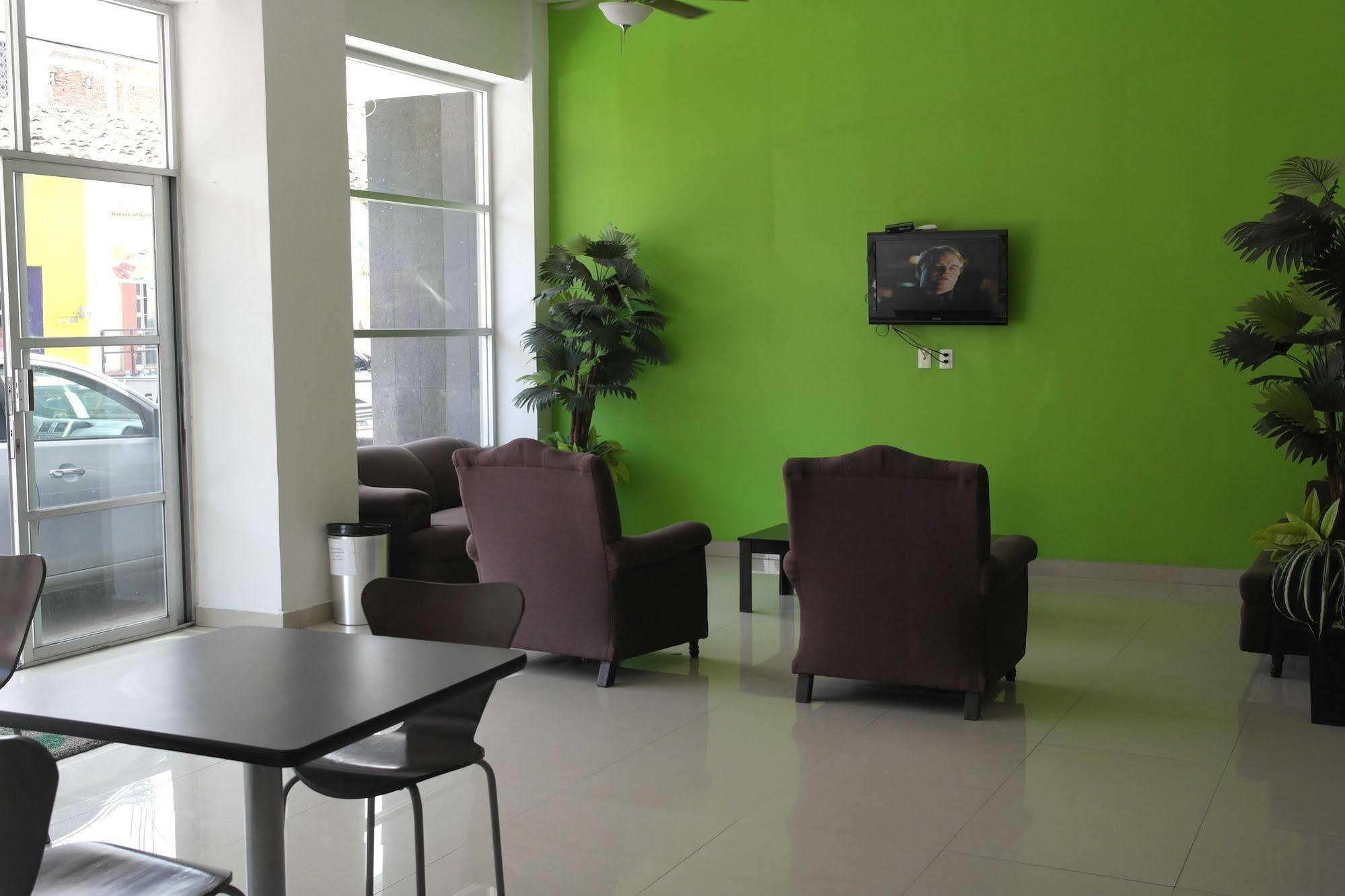 Hotel El Roble Tuxtla Gutiérrez エクステリア 写真